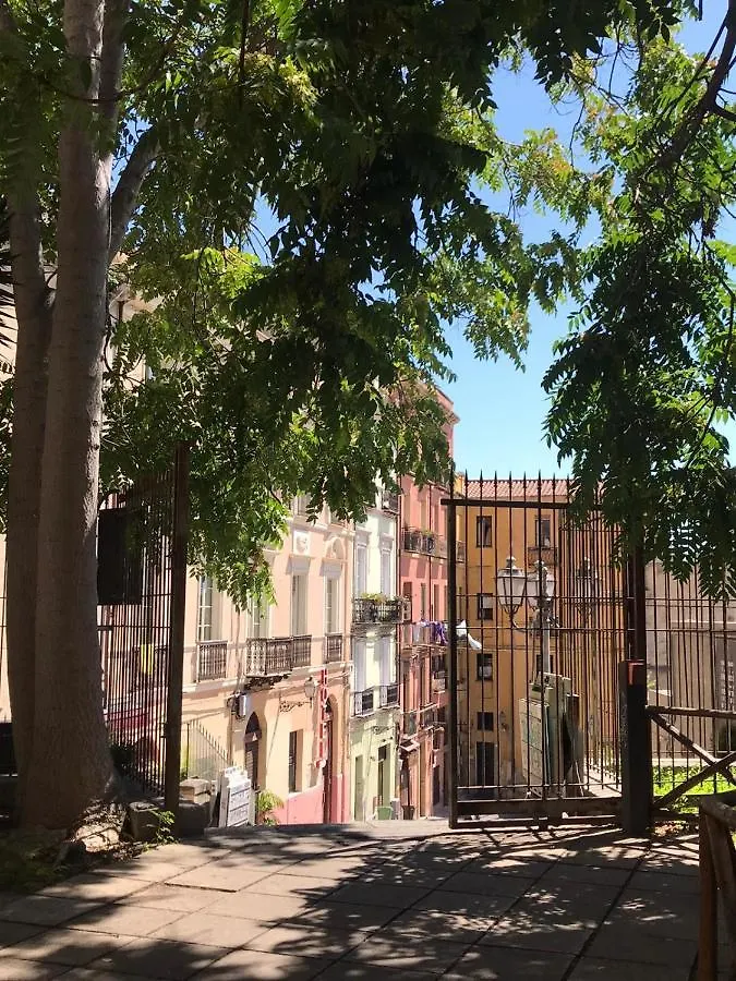 Отель Casa Minu Santa Chiara Кальяри