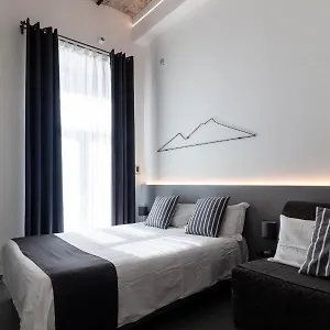 vesucharme-suite-naples.hotels-amalfi.com/